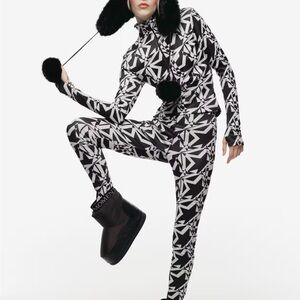 Perfect moment two piece set HM